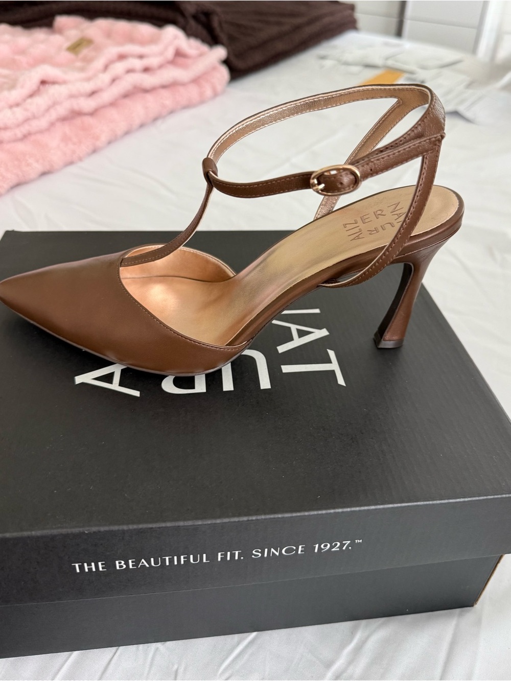 Naturalizer the Astrid Cocoa T-Strap Pointed Toe Heels